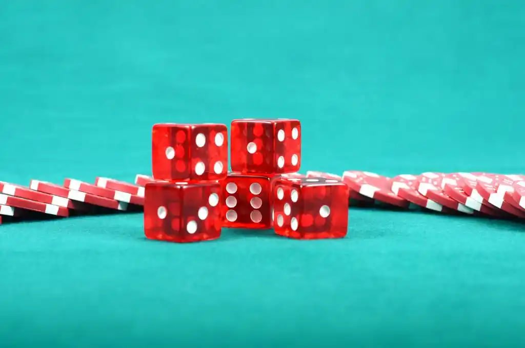 Filipino player spinning online slot games on sz7777 mobile browser